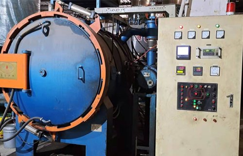 Vacuum furnace